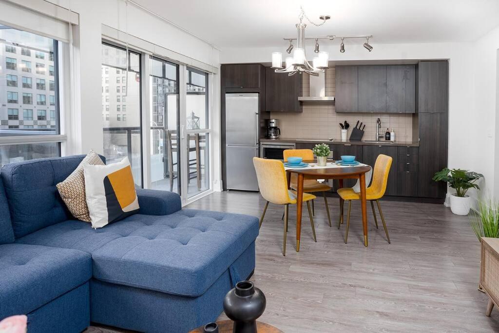 Chic 1-Br Condo; Parking Included; Downtown Core Τορόντο Εξωτερικό φωτογραφία