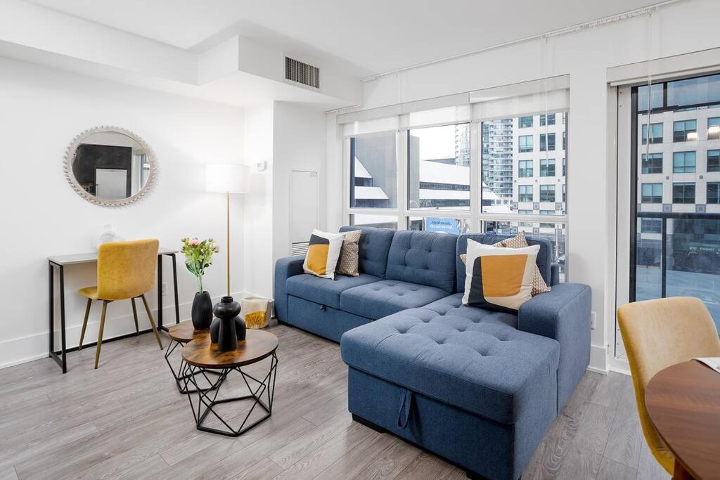 Chic 1-Br Condo; Parking Included; Downtown Core Τορόντο Εξωτερικό φωτογραφία