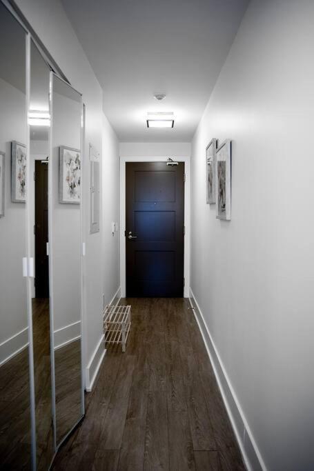 Chic 1-Br Condo; Parking Included; Downtown Core Τορόντο Εξωτερικό φωτογραφία